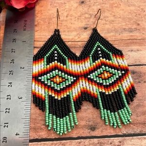 No152 western beaded earring